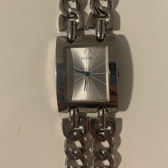 GUESS Watch - Picture 1 of 3